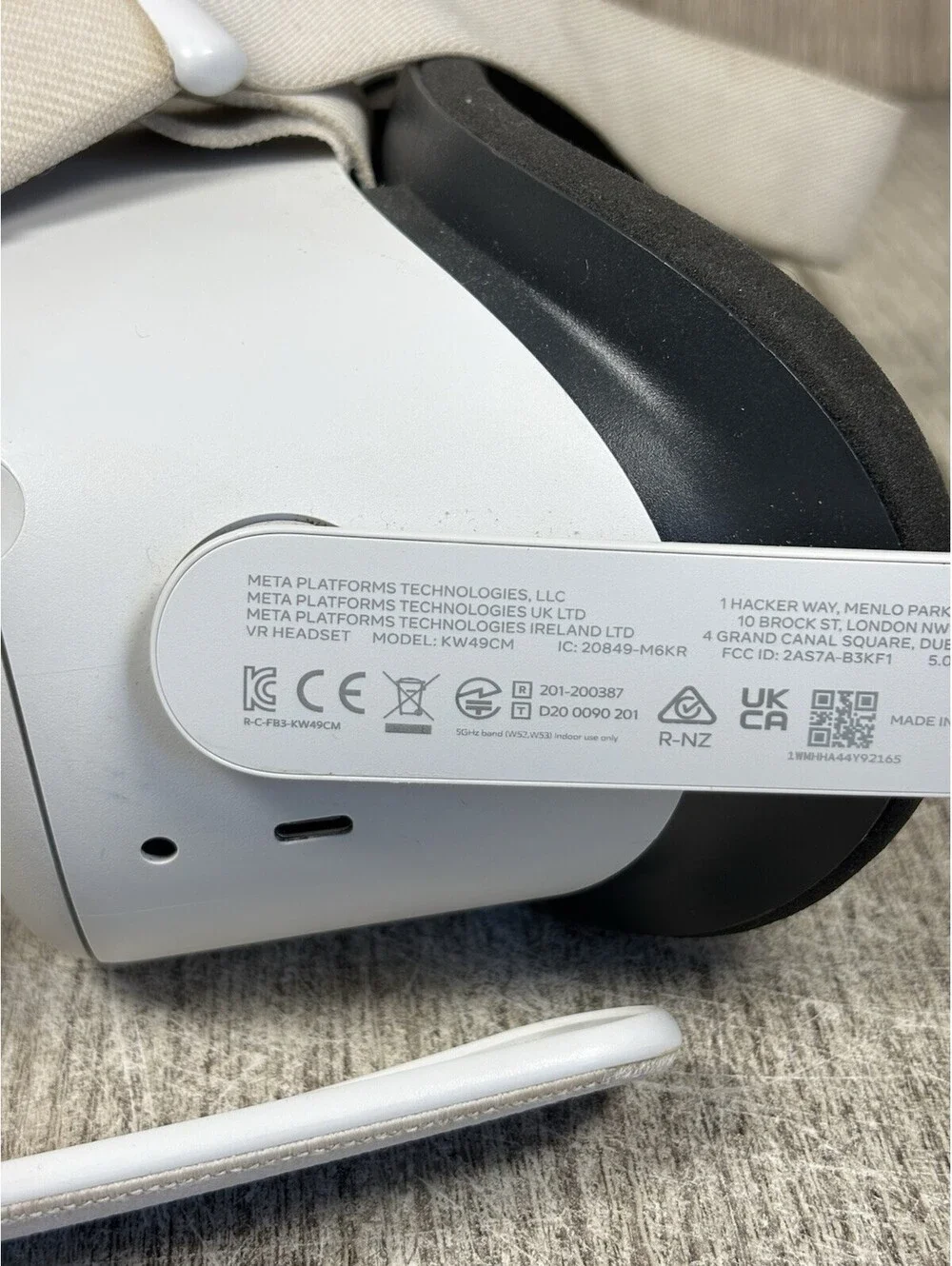 Meta Quest 2 256GB VR Headset Only w Head Strap KW49CM Tested No Controllers